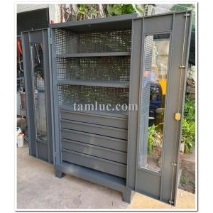 Tủ đựng dụng cụ lao động cửa kính